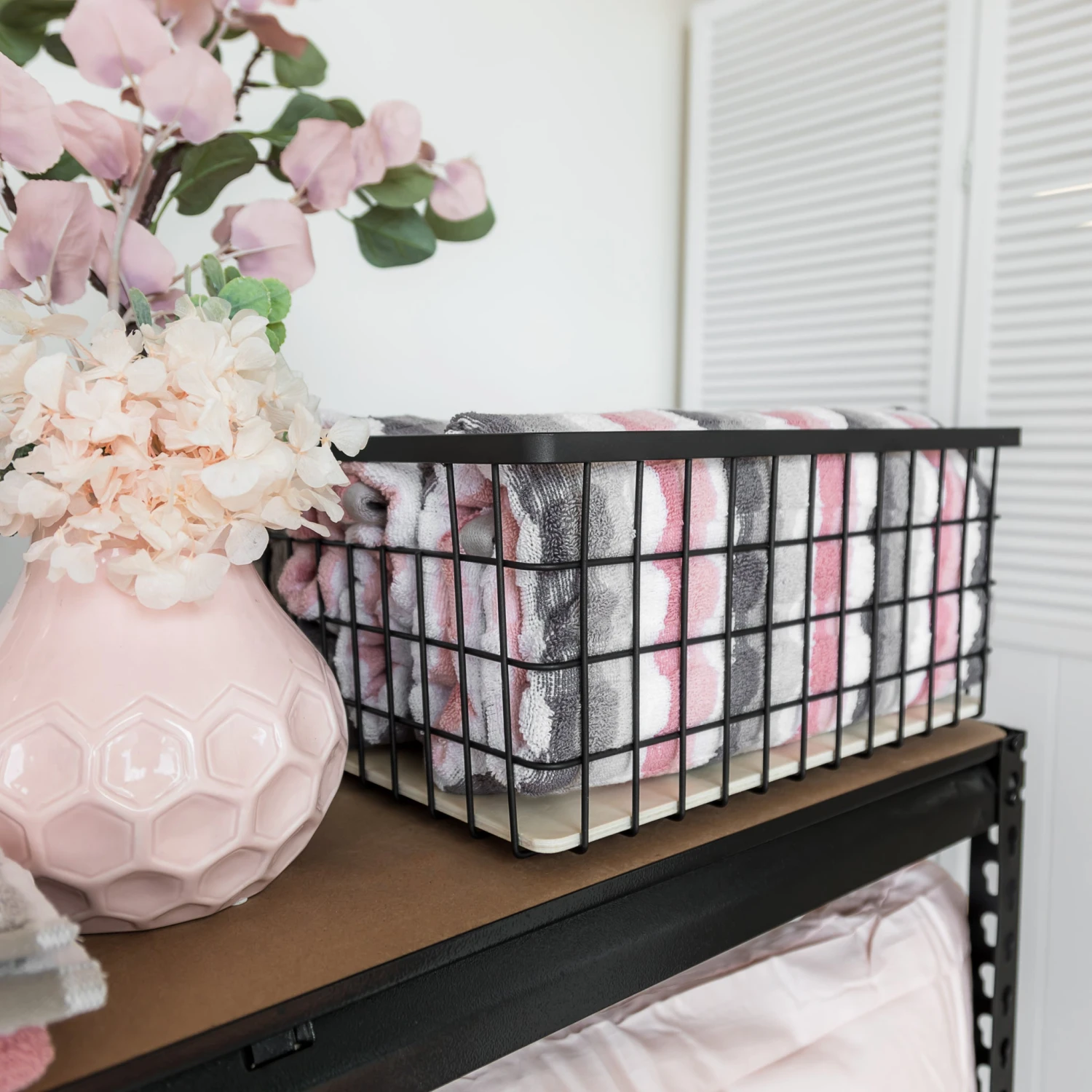 Fabulously Black Wired Metal Basket With Wooden Base 7 Fabulously Black Wired Metal Basket With Wooden Base - Image 5