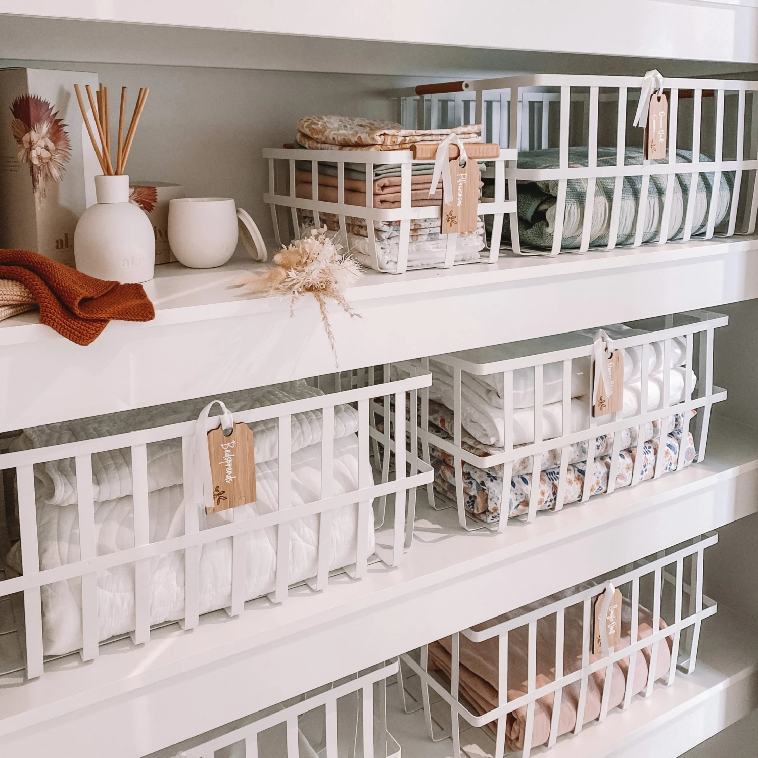 White Large Storage Basket With Wooden Handle 11 White Large Storage Basket With Wooden Handle - Image 9