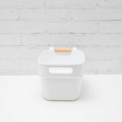 Simply Organised Storage Tubs 30 Simply Organised Storage Tubs -Pretty Little Designs PrettyLittleDesigns 5423